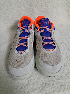 Nike Team Hustle D 10 basketball shoes size 4.5Y boys 