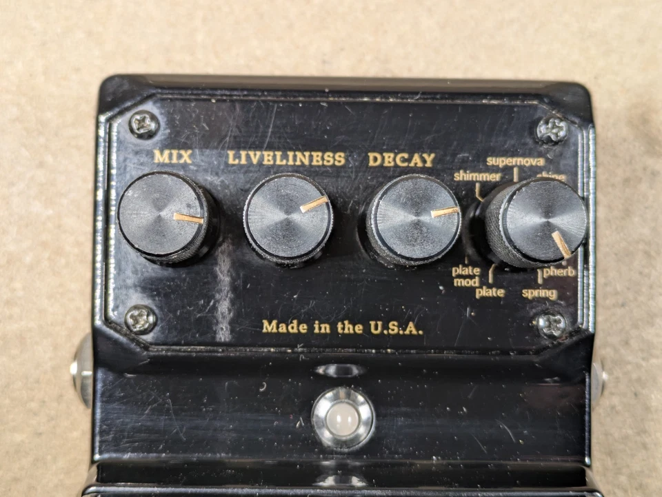 Digitech Supernatural Ambient Reverb Guitar Effects Pedal + Power Adaptor - Image 4 of 4