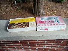 VINTAGE WEAR EVER COOKIE GUN PASTRY DECORATOR #3365 COMPLETE ORIGINAL BOX