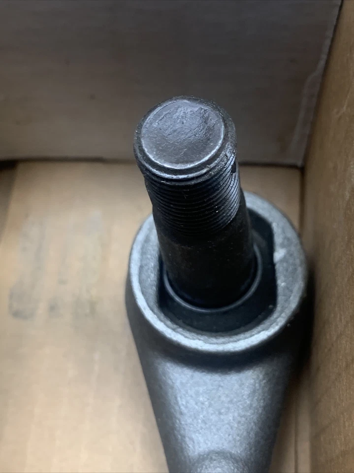 Extremo de varilla de amarre de dirección NOS Dayton Parts 310-211 se adapta a vehículos enumerados en la tabla Foto 3 de 4