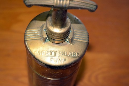 Vintage General Quick Aid Fire Guard Model 85 HD Brass Fire Extinguisher (Empty) - Picture 6 of 7