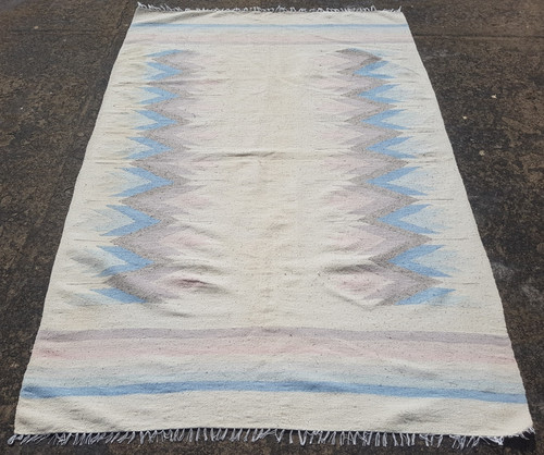 Vintage Traditional Handcrafted Beautiful Kilim Rug for Home Décor 199x130 cm