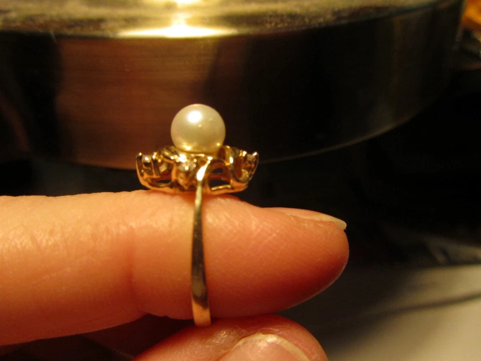 Anillo de oro 14K con una perla real y 4 diamantes pequeños. ÚNICO en forma de estrella Foto 2 de 4