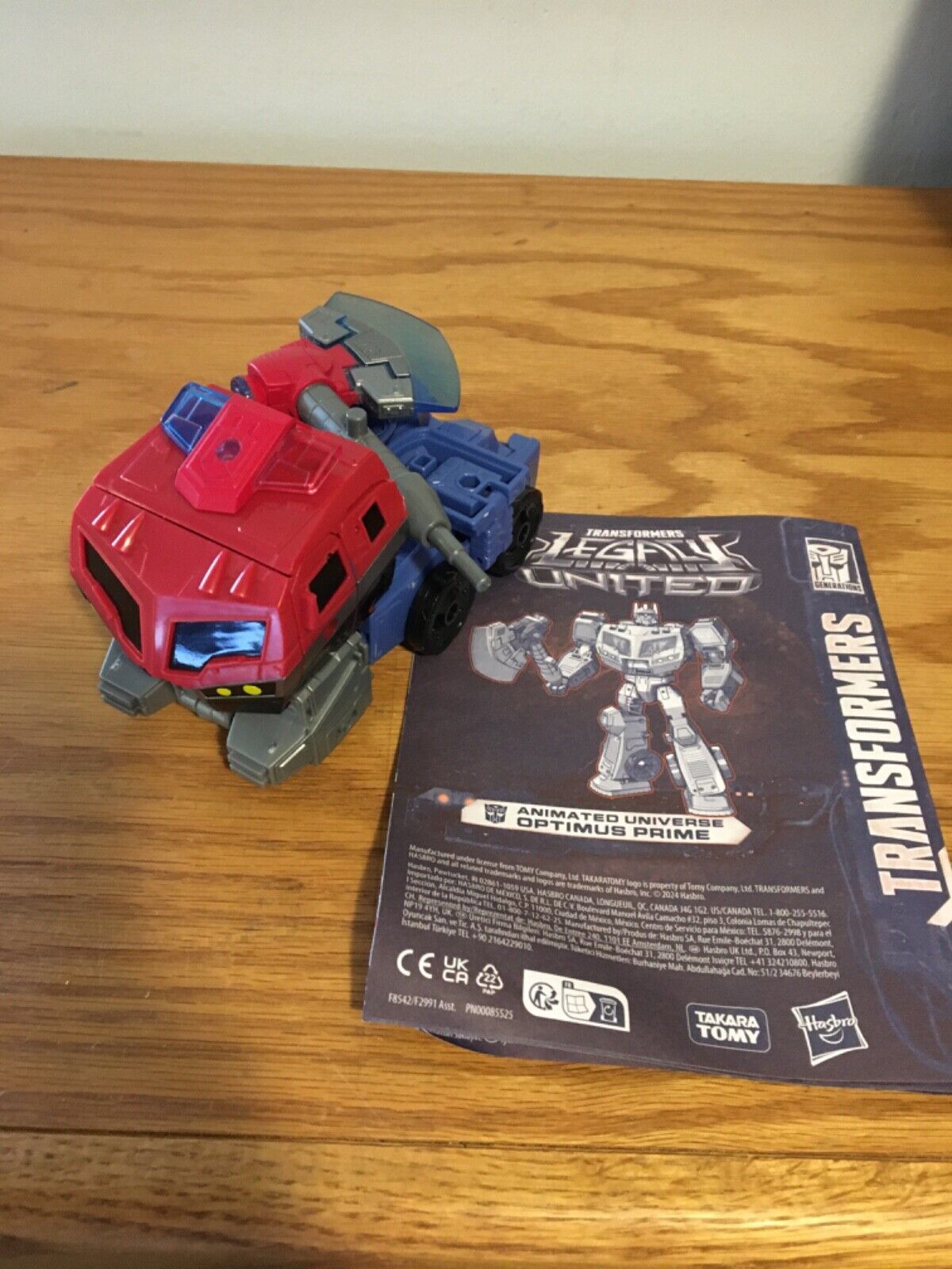 Transformers Legacy Voyager Animated Optimus Prime Complete. No box.