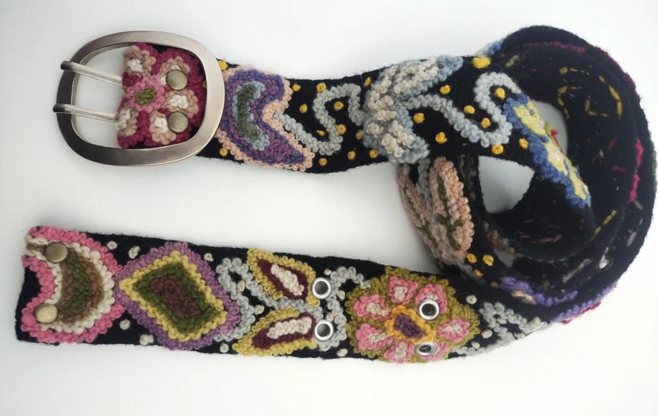 ACCESORIOS MUJER, HECHOS A MANO POR ARTESANO AYACUCHO, CINTURONES BORDADOS CON FLOR Foto 3 de 4