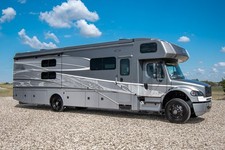 2023 Dynamax DX3 37BD