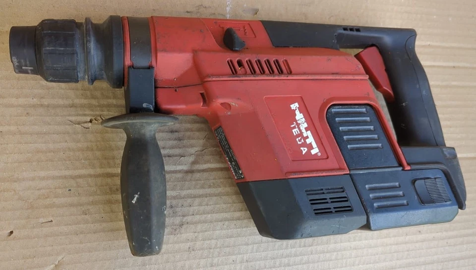 Vends perforateur HILTI TE 5A - les batteries ne prennent plus la charge - Photo 3/4