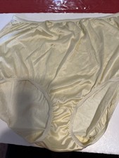 Vntg JCP UNDERSCORE Women Sz 10 Briefs Yellow Panties 100 Nylon Silky Smooth