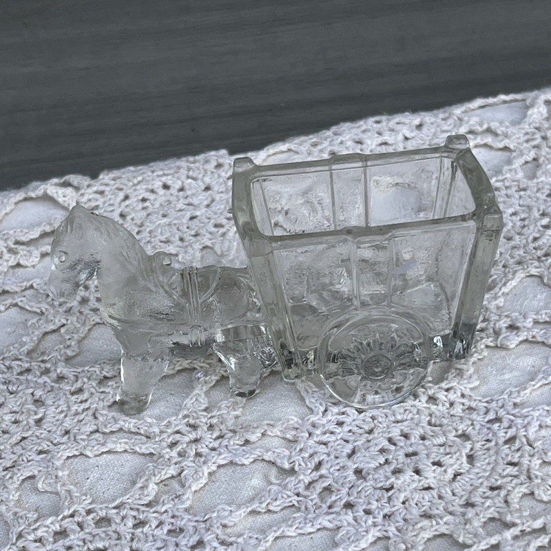Vintage Jeanette unmarked Clear Glass Candy Dish Container  horse and carriage