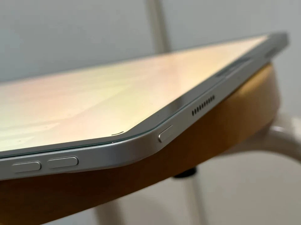 Apple iPad Pro 12.9-inch (6th generation) · 256GB · Wi-Fi, photo 3 sur 5