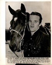 GA268 1959 Wire Photo HE'S THE PHANTOM! LINDSAY CROSBY & HORSE (BING CROSBY SON)