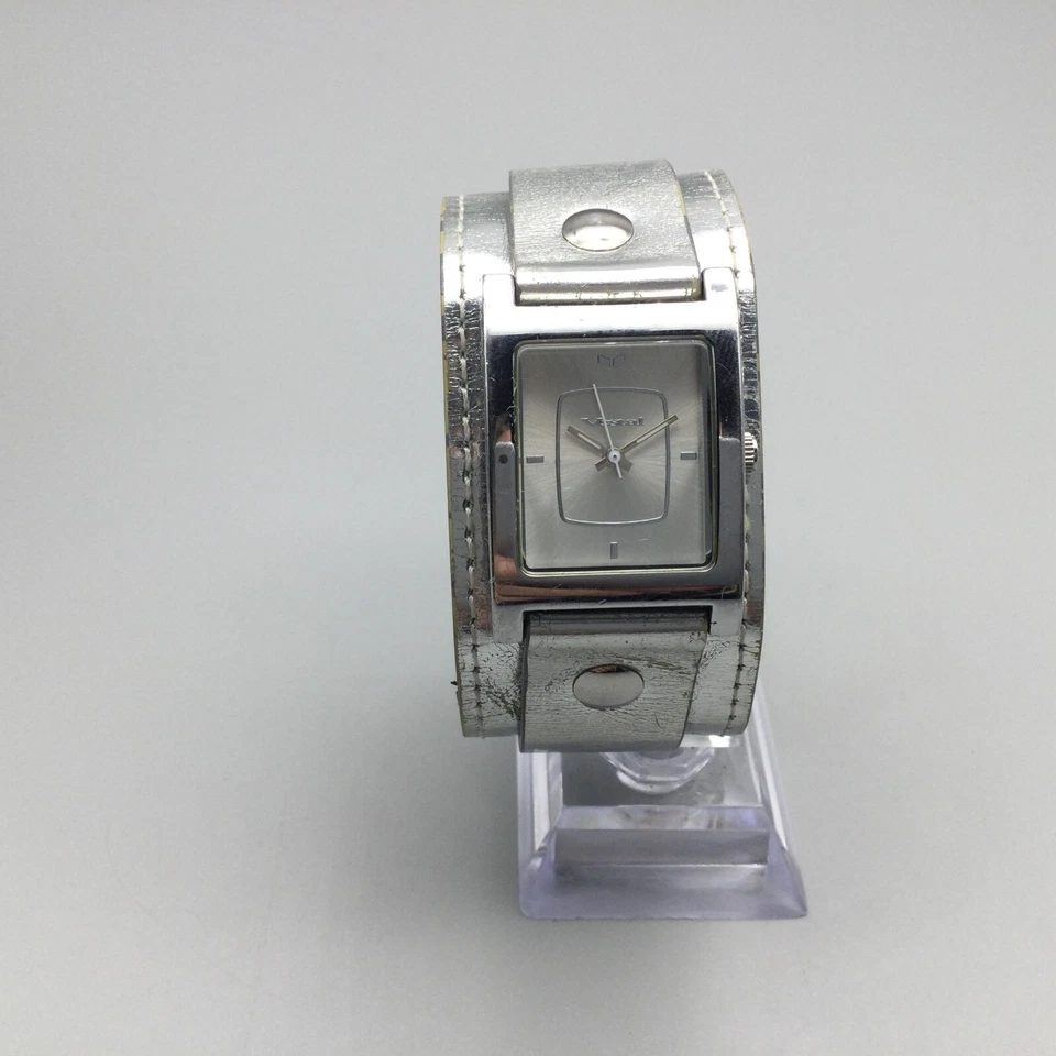 Reloj Vestal Tank Mujer 24mm Metálico Tono Plateado Puño Correa Cuero Batería Nueva Foto 2 de 4