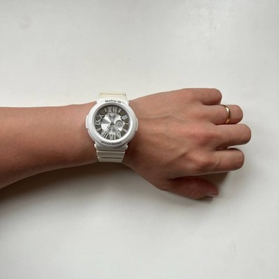 Vibrant dual Casio Baby G BGA-160 / 5288 white&silver playful Neon Illumination
