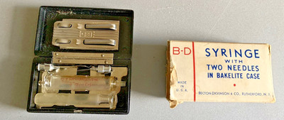 Becton-Dickinson Yale Vintage Glass Syringe (2) & Needles w/Bakelite Case