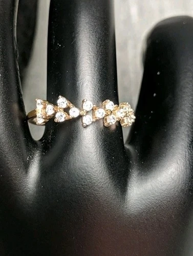 Vintage S925 Women's Ring With 15 Cubic Zirconia Stones Size 8 Gold Tone, PRETTY