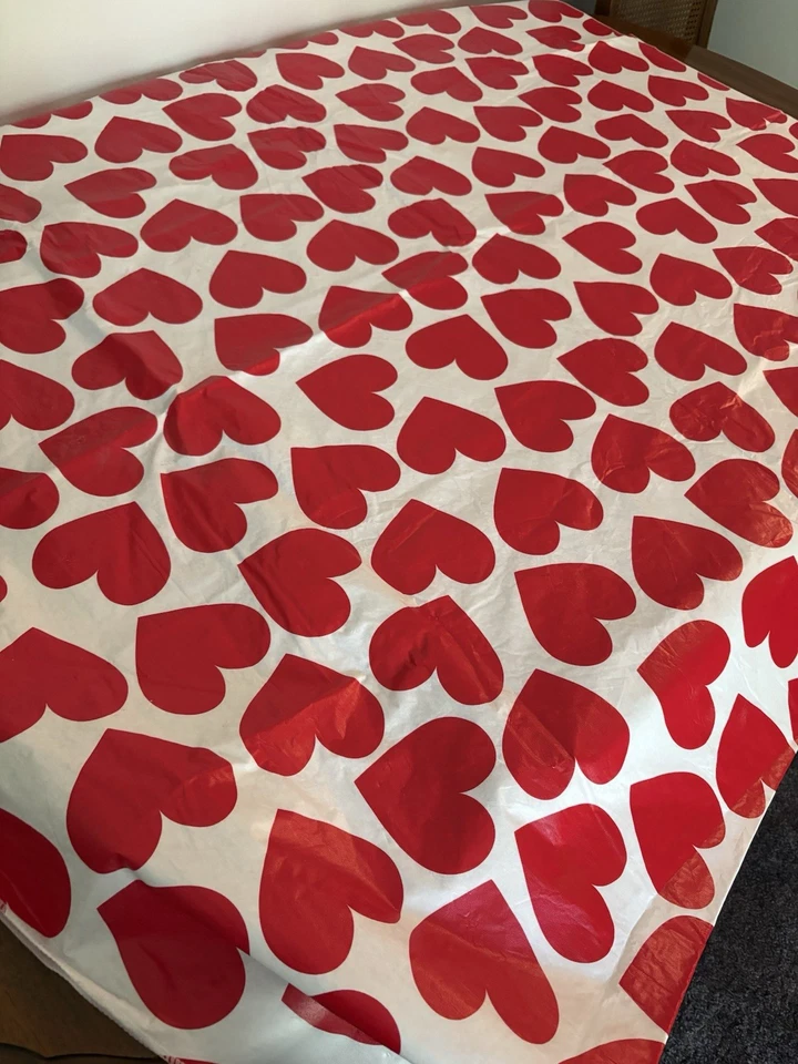 Valentines Day Hearts Red White Large Table Cloth Vinyl With Flannel Backing 120 - Image 2 of 3