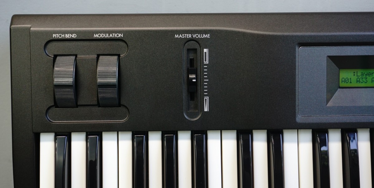 Korg X5 90's Polyphonic AI2 Synthesiser W/ Effects MIDI & More