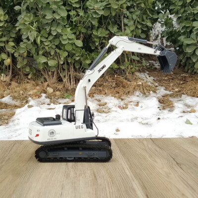 1/35 Scale XCMG UBG/E2-215(XE215DA) Excavator Diecast Model Toy Collection