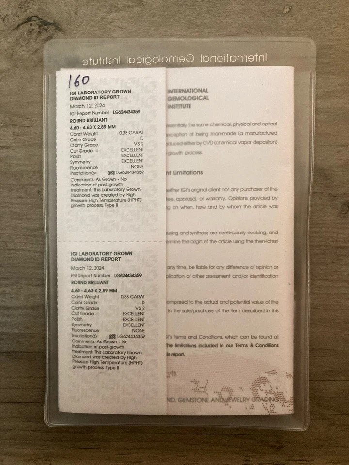 Collar colgante de diamantes cultivados en laboratorio de 0,38 quilates de oro amarillo de 18 quilates certificado por D/VS2 IGI Foto 3 de 3