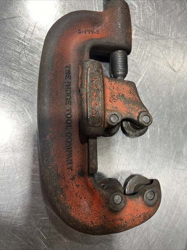 RIDGID No. 42A  FOUR WHEEL PIPE CUTTER 1/2''-2'' PIPE CAPACITY USA Used Surplus - Picture 6 of 12