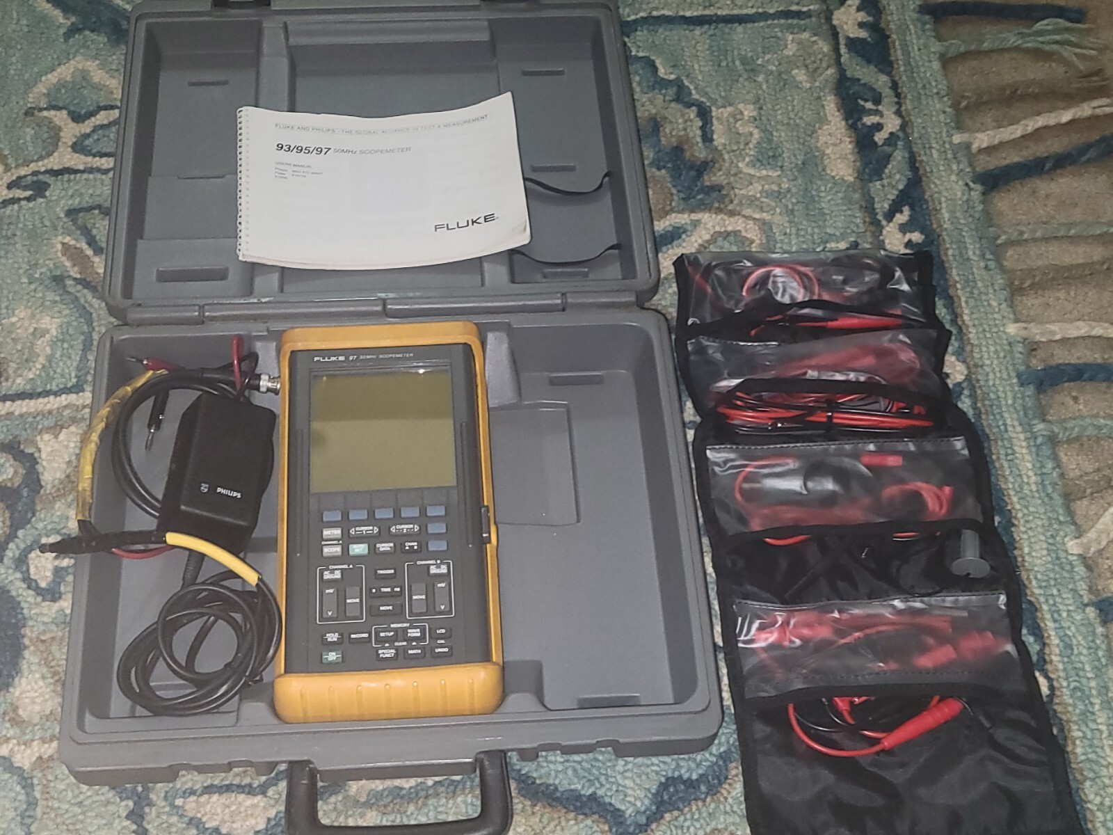 Fluke 97 Auto Scopemeter Dual Trace 50 MHz Handheld Oscilloscope