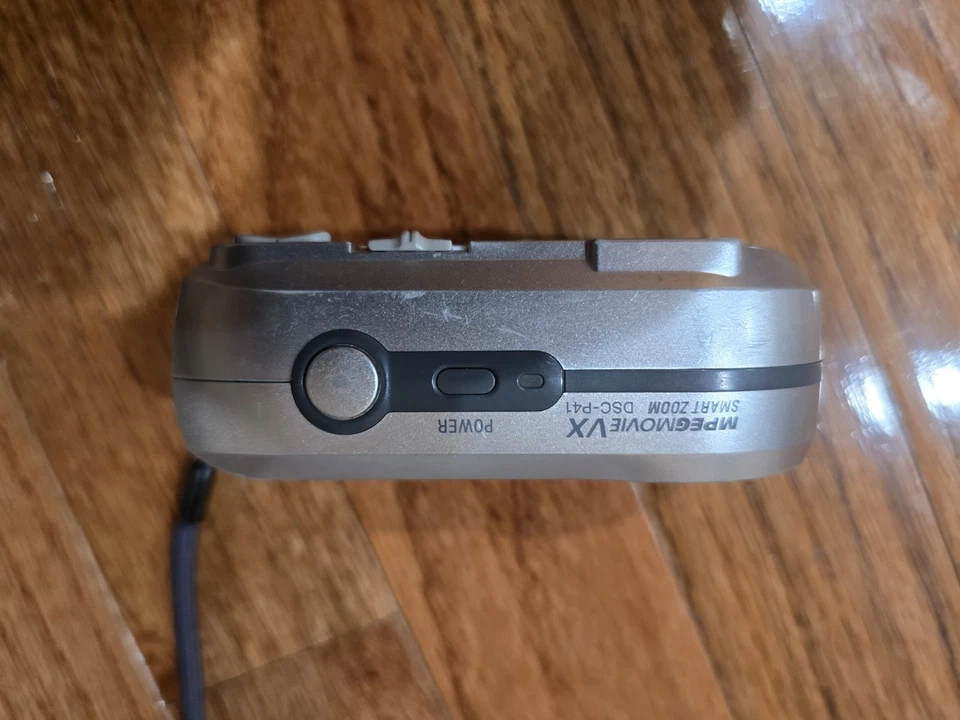 Cámara digital Sony Cybershot DSC-P41 zoom inteligente 4,1 MP película VX - probada funciona Foto 3 de 4