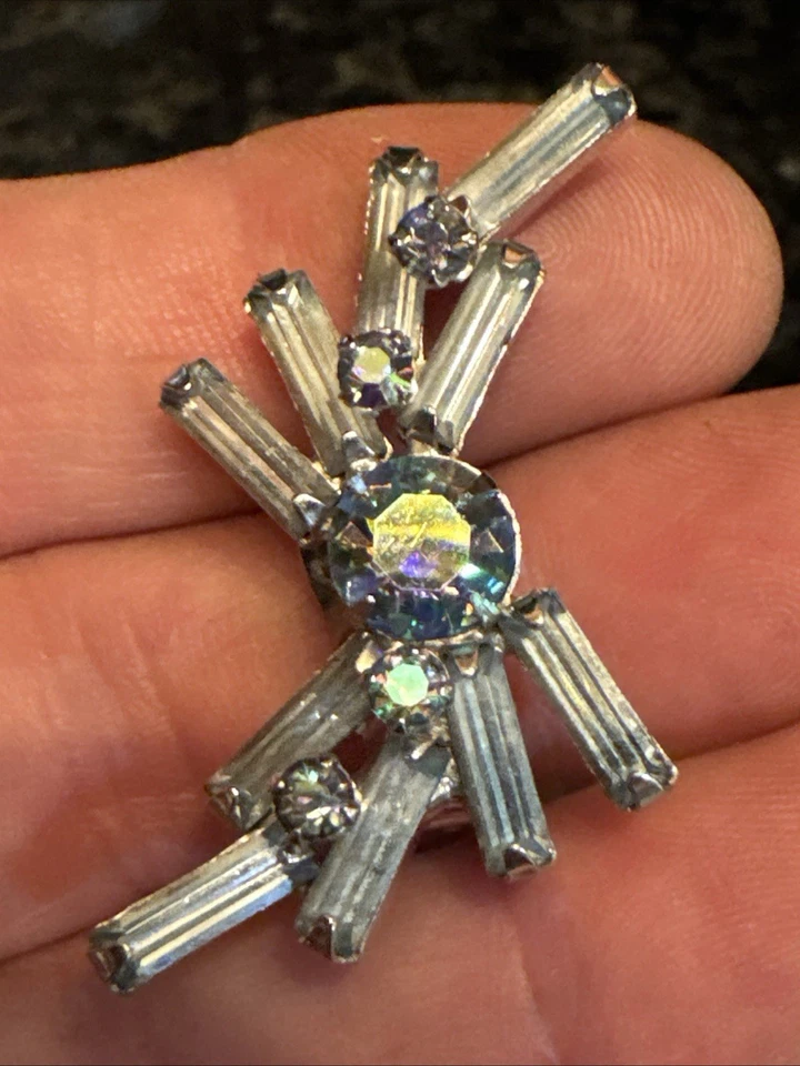 PENDIENTES BAGUETTE Y DIAMANTES DE IMITACIÓN REDONDOS AZULES BRILLANTES FIRMADOS POR ALBERT WEISS AÑOS 50 Foto 4 de 4