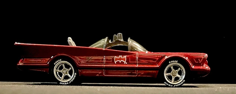 Hot Wheels TV Series Batmobile CUSTOM Wheel & Tire Real Riders - Image 2 of 4