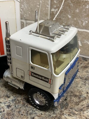 VINTAGE NYLINT TOOTSIE ROLL SEMI DELIVERY TRUCK & TRAILER PROMO