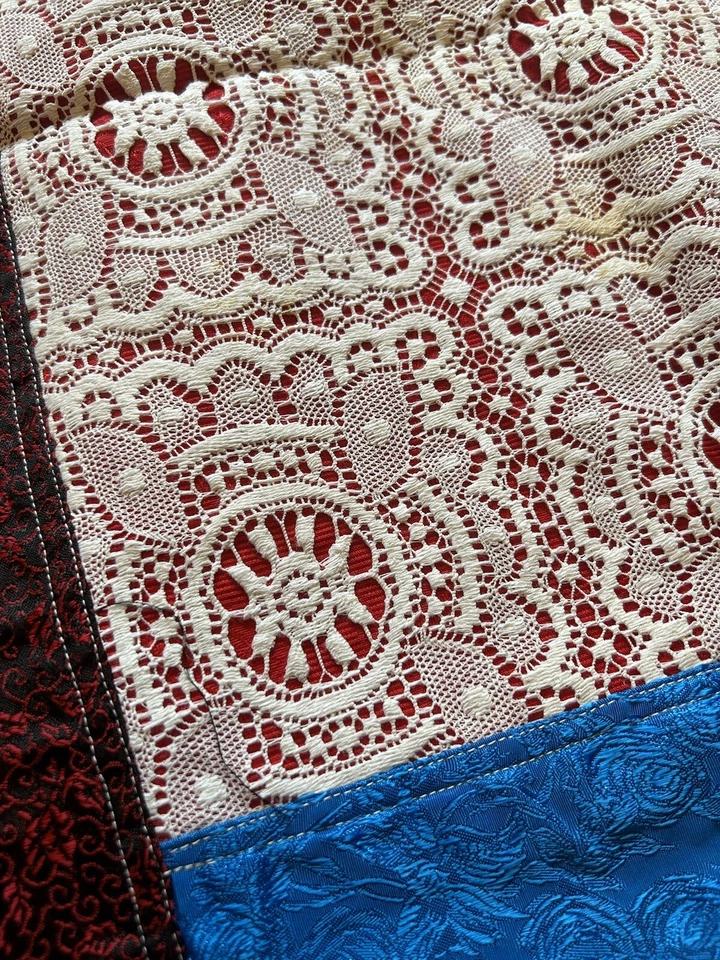 Linda transportadora chinesa de bebê/bebê Mei Tai.  Centro bordado multicolorido - Imagem 3 de 4