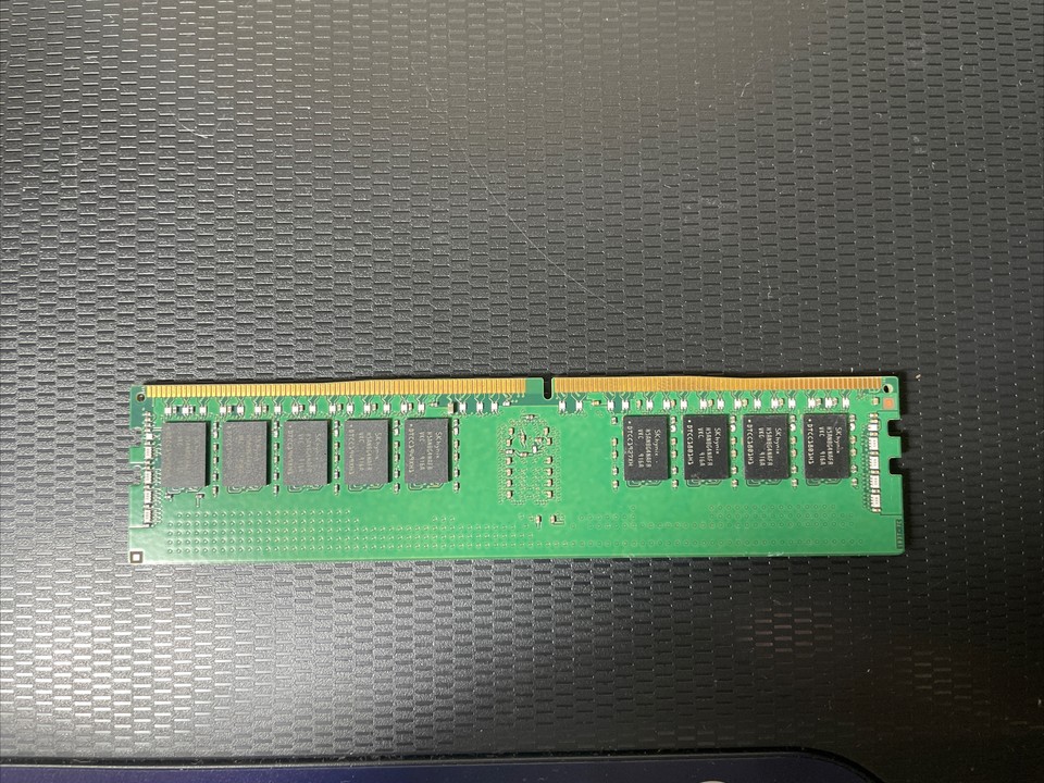 Barrette RAM 16Go DDR4 - 2666MHz - ECC Registrée - Pour Serveur (Neuf)