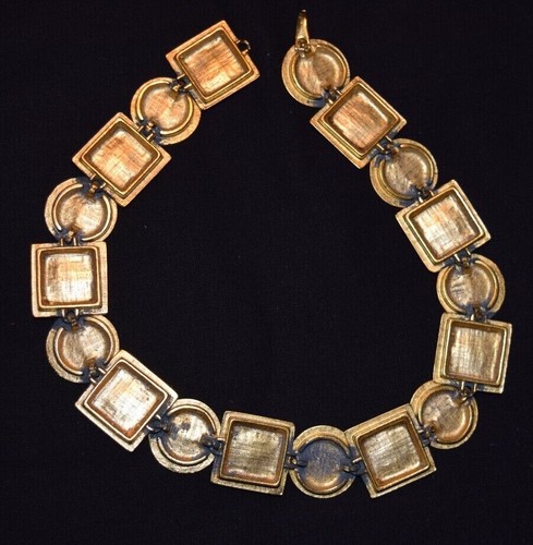 Two Stunning Gold Tone Necklaces - Picture 3 of 8