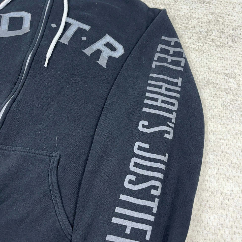 Sudadera con capucha vintage Y2K A Day To Remember para hombre chaqueta negra grande banda manga deletreada Foto 4 de 4