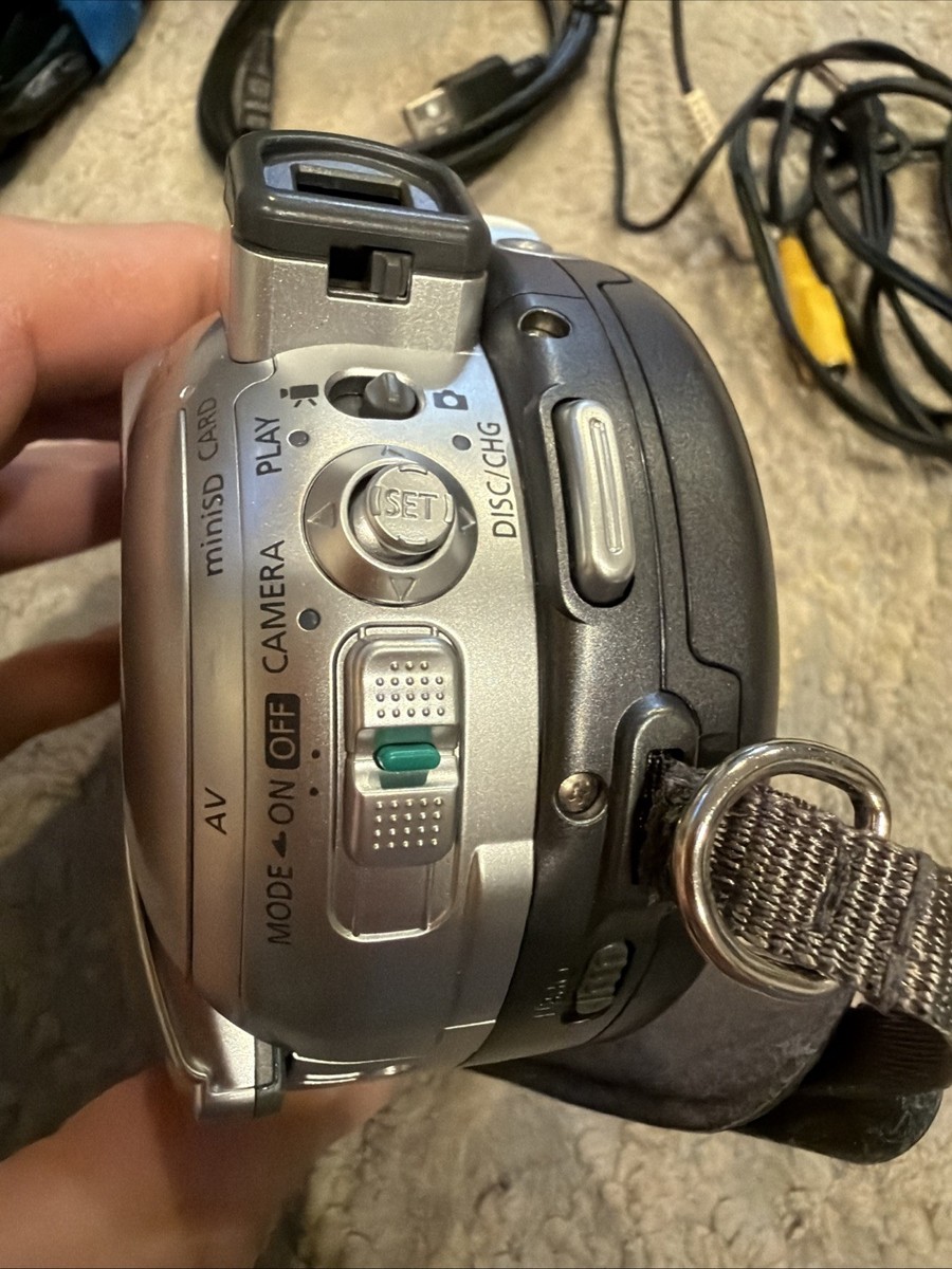 Canon DC220 DVD Camcorder with 35x Optical Zoom Charger & Battery