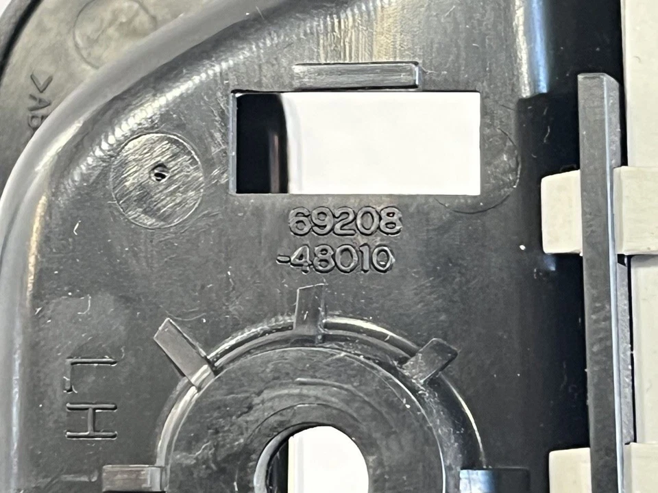 2004 2005 2006 2007 2008 2009 LEXUS RX330 RX350 RX400H RIGHT REAR DOOR HANDLE - Image 4 of 4