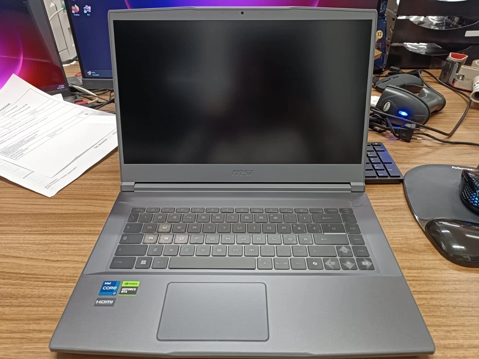 MSI Notebook Gaming Thin 15 B13VE-1686IT i7 16GB 512GB SSD RTX 4050 - Immagine 2 di 4