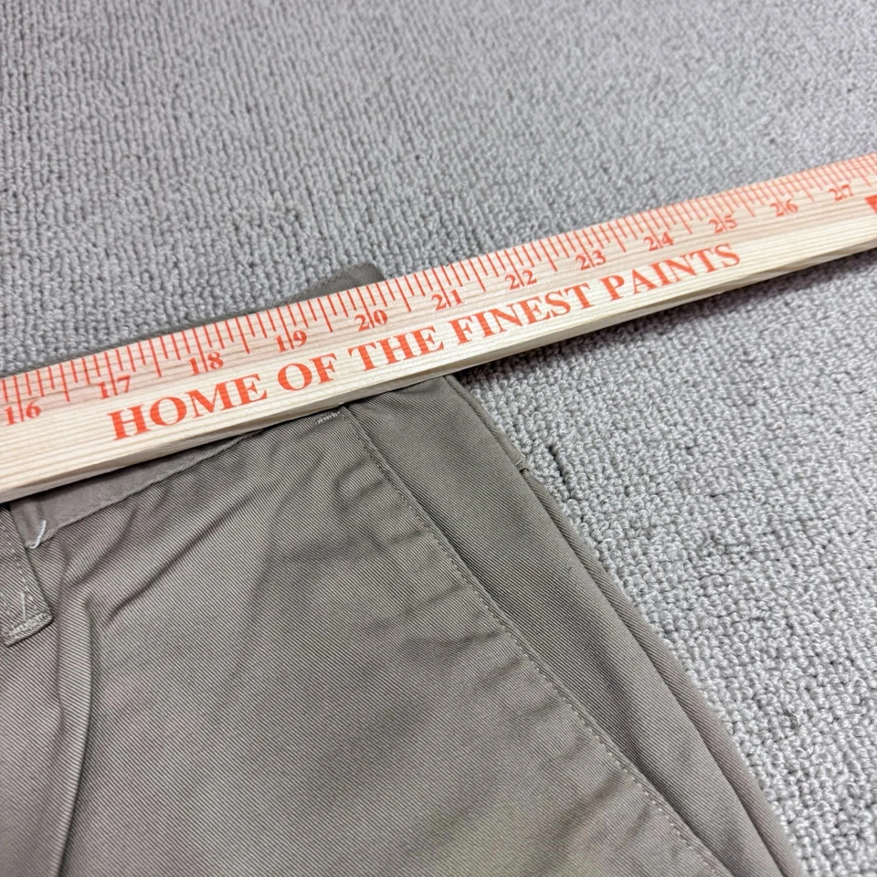 Volcom Shorts Men’s Beige Pockets Size 40 - Image 3 of 4