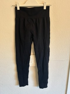 Black womens tights with ruched rear. size Large. 90% Polyamide 10% elastane.