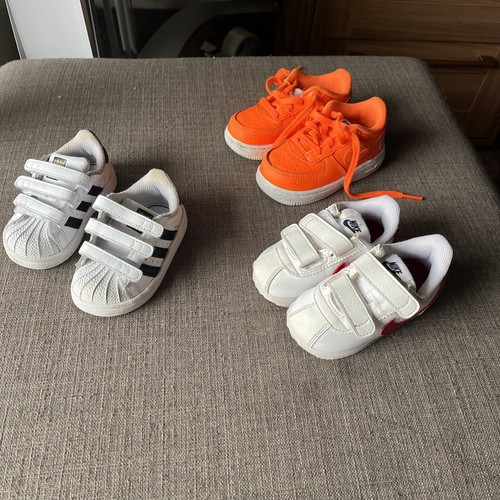 Paket 3 Nike Adidas Baby Turnschuhe Schuhe Größe 6c und 5c