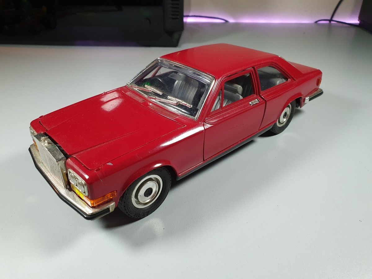ミニカー ROLLS ROYCE CAMARGUE 1/22 burago Rolls Royce Camargue Bburago 1/22 | eBay