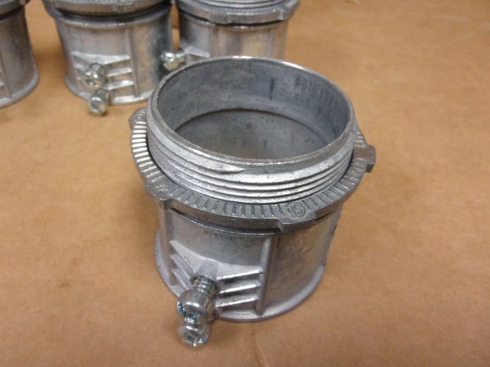 Cooper Crouse Hinds 455DC 2" Juego Tornillo Macho Adaptador Conector Caja De 5 Foto 2 de 4