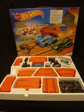 HOT WHEELS SLOT CAR TRACK SET CHALLENGE LEVEL 30FT TURBO BOOSTER