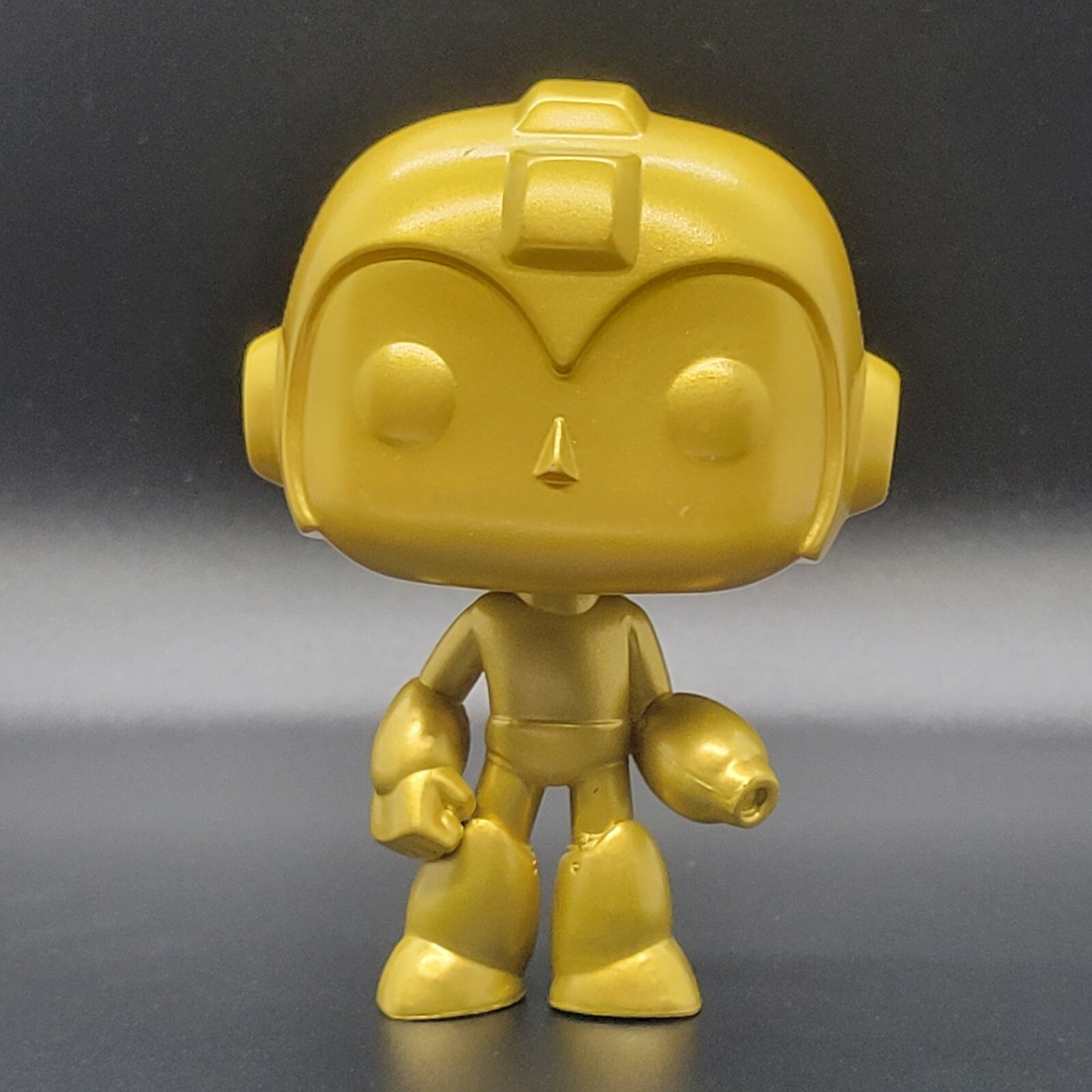 Sale Megaman #102 ~ Funko Pop Gamestop Exclusive Gold Rare (Loose)