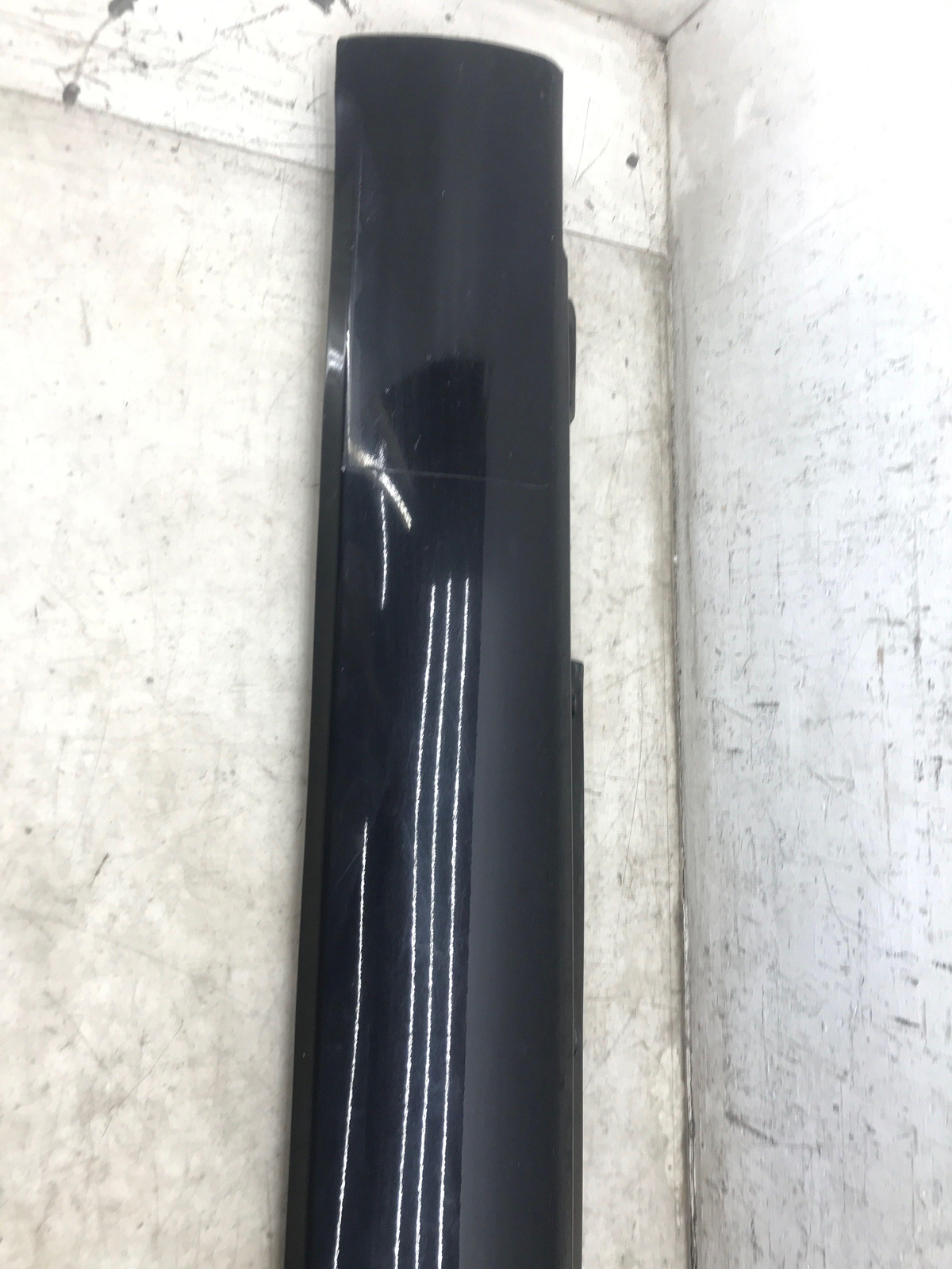 ASTON MARTIN RAPIDE RIGHT ROCKER PANEL MOULDING SIDE SKIRT BLACK OEM