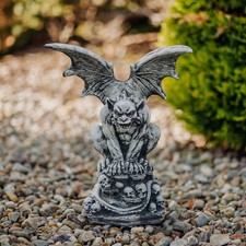Statua in pietra Gargoyle con ali su teschi, H. 40 cm, 8 kg, Grigio antigelo