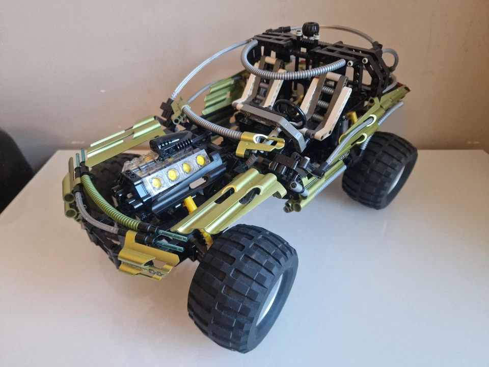 LEGO Technic 8466 4x4 Off Roader, photo 3 of 5