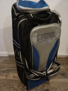 STORM Rolling Thunder 3-ball rolling bowling ball bag