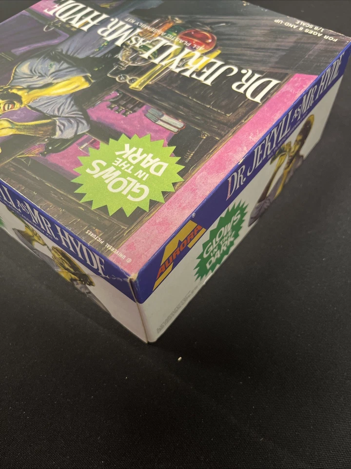 1972 Aurora Glows in The Dark Dr.Jekyll As Mr.Hyde Complete Model 482 - Image 4 of 4