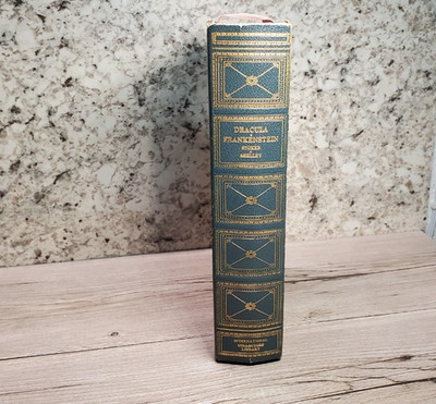 Dracula - Frankenstein Bram Stoker Shelley International Collectors Library Book
