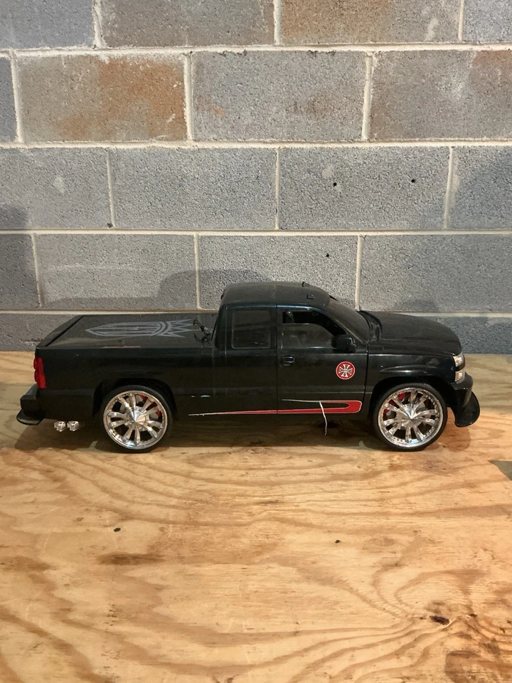 Raro West Coast Chopper Jesse James 30” SILVERADO SS PICKUP RC ¡SOLO LEER! Foto 3 de 4